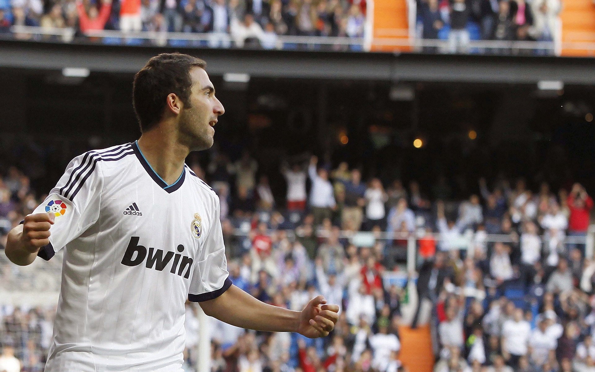 开云体育官方-凯尔特人队奋勇直前，抢夺东部冠军，凯尔特人全队